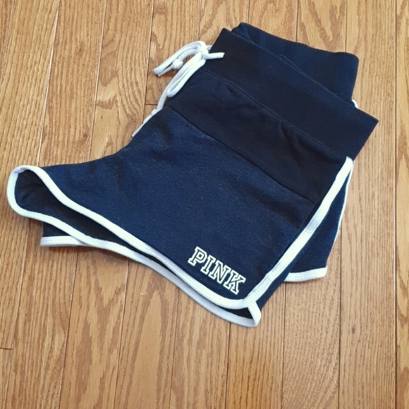 Victoria's Secret PINK trendy shorts, New - Picture 3 of 4